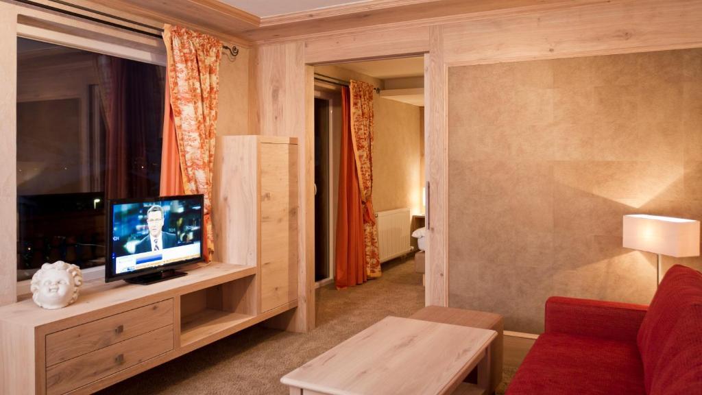 Das Traditionshotel Schwarzer Adler 탄하임 객실 사진